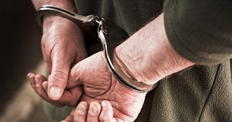 75-godišnjak dilao kokain, 70-godišnjak sadio marihuanu: "Skupo ju je kupovati"