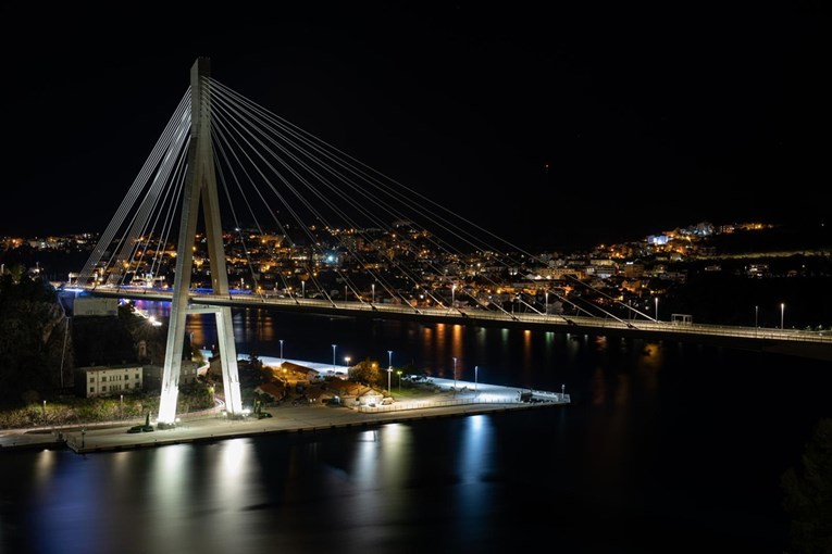 U Dubrovniku ispod mosta pronađeno tijelo muškarca