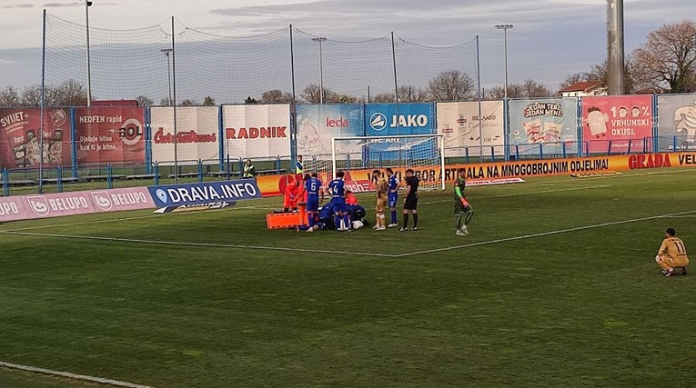 FOTO Strašan udarac glavama igrača Slavena i Hajduka. Tepšić hitno prebačen u bolnicu