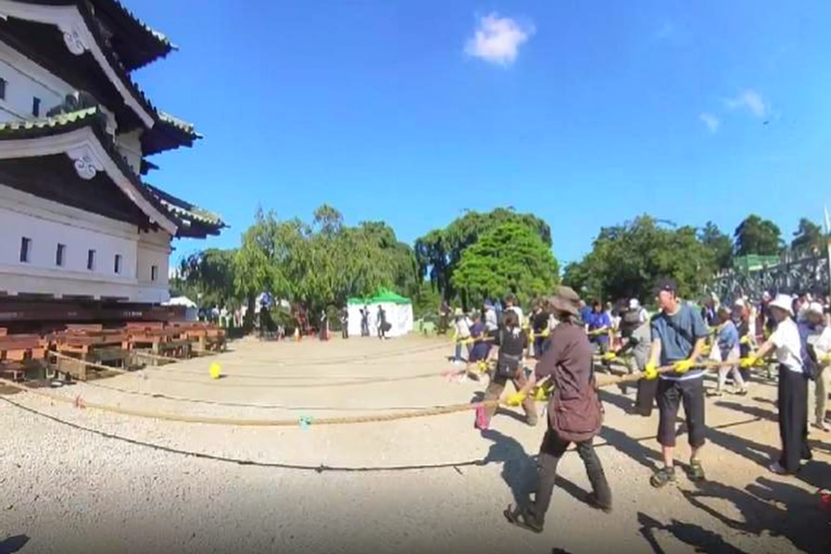 VIDEO 1800 ljudi vuklo dvorac u Japanu težak 360 tona. Pomaknuli ga više od dva metra