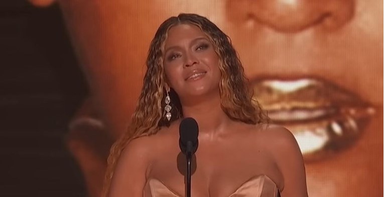 Fanovi prozivaju Beyonce zbog govora na Grammyjima: "Dvolična je i licemjerna"