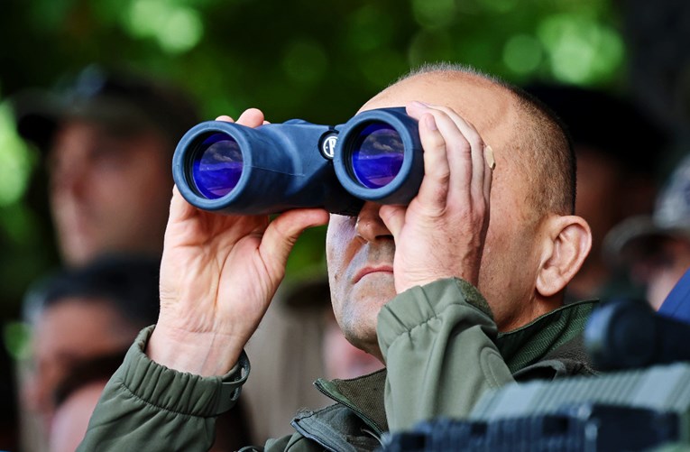 Anušić: Nema duge kose i brade u vojsci. Nije ovo ekskurzija