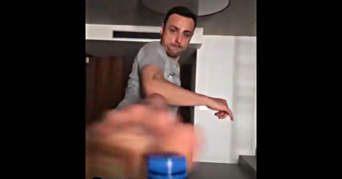 VIDEO Dimitar Berbatov podigao izazov s bocom na novu razinu