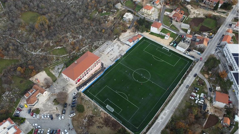 U Zagvozdu otvoreno igralište od 1.2 milijuna eura, pogledajte kako izgleda