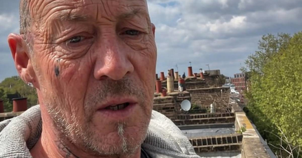 VIDEO  Bio je član boy benda. Danas radi kao krovopokrivač