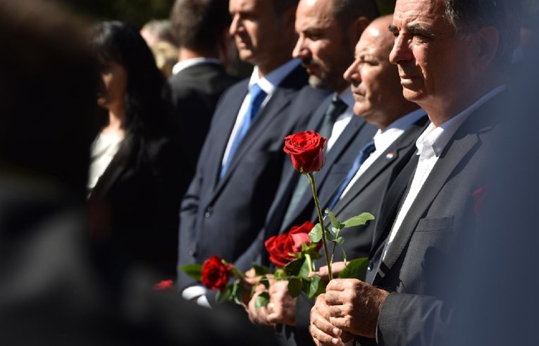 Srpsko narodno vijeće i Vučićev izaslanik danas u Vukovaru odaju počast žrtvama