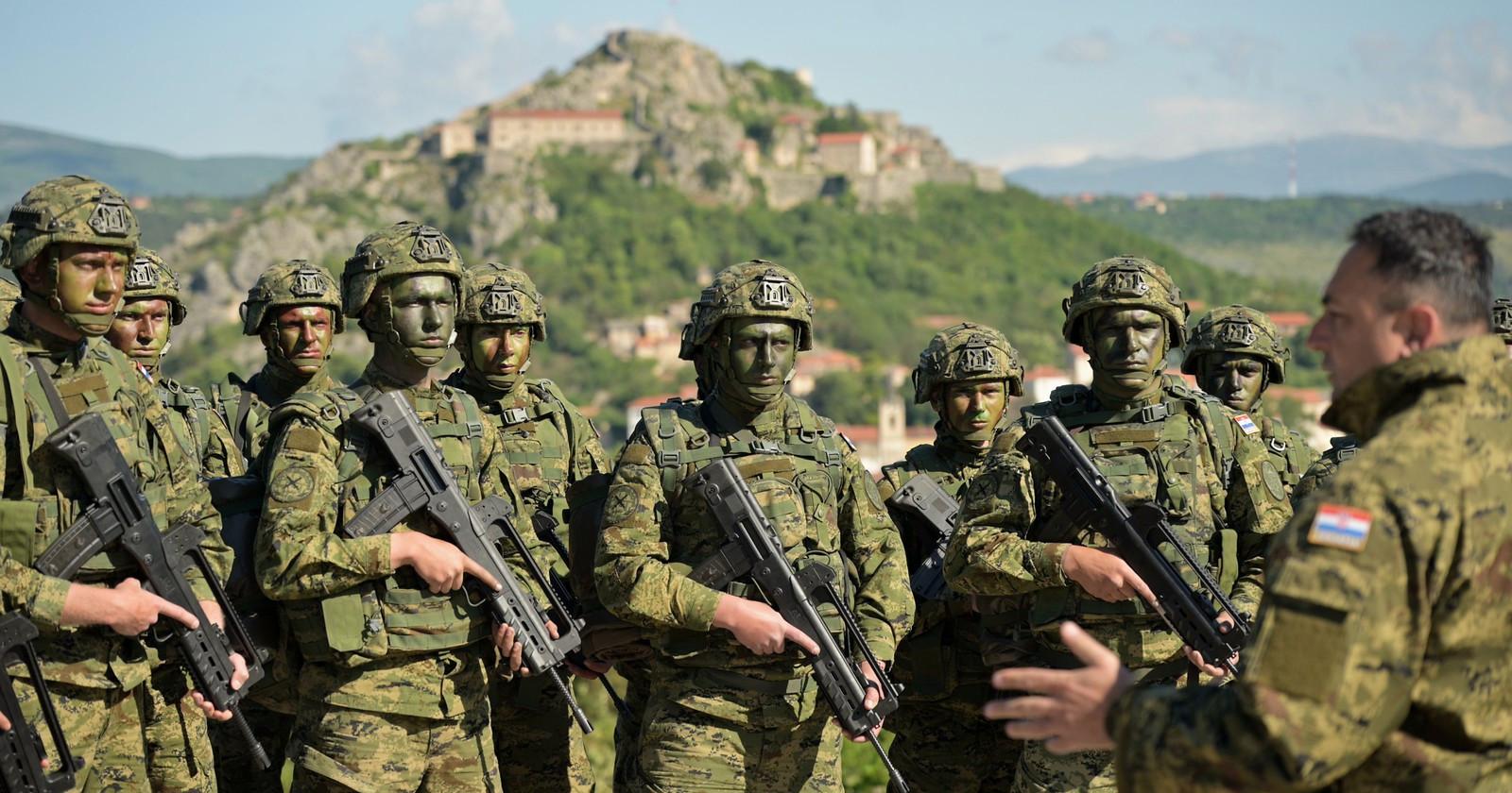 Anušić: Veliki broj ročnika odlučio se potpisati ugovor o djelatnoj vojnoj službi