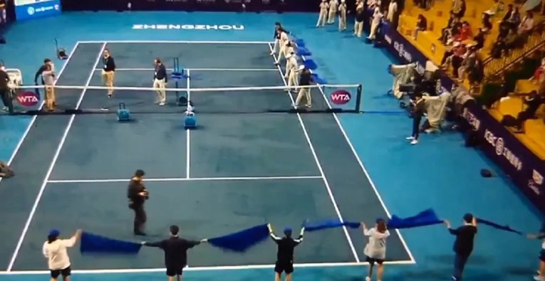 Ovo niste nikad vidjeli: Evo kako Kinezi suše teniski teren nakon kiše