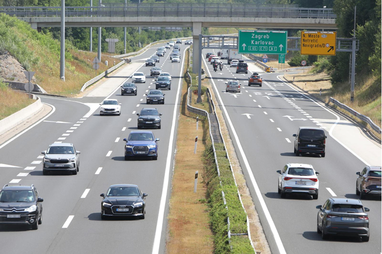 Mladić (26) pijan i bez dozvole vozio 60 km u krivom smjeru na A1