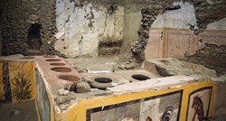 Arheolozi iskopali netaknut pult drevne zalogajnice u Pompejima