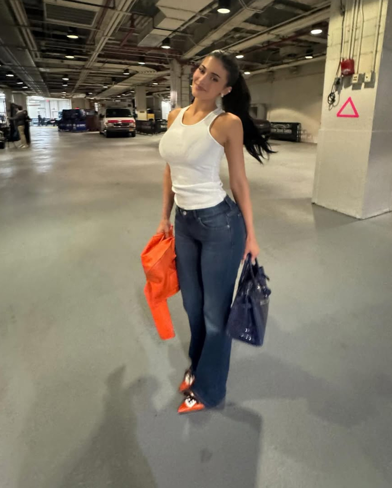 Kylie Jenner stalno se vraća istom ljetnom komadu, cijena je 43 eura