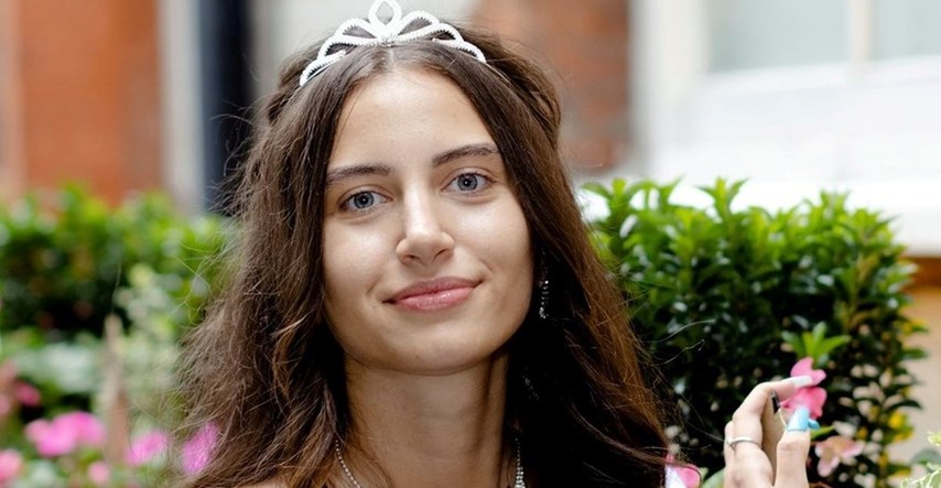 Finalistica izbora za Miss Engleske natjecala se bez šminke i ušla u povijest