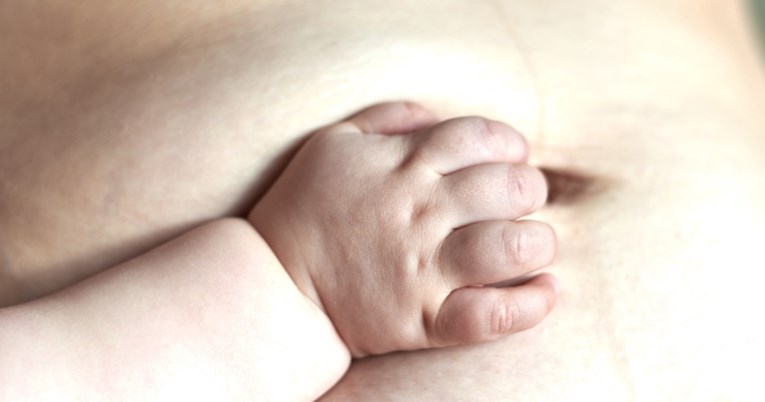 Mame iz cijelog svijeta pokazale kako zaista izgleda trbuh nakon porođaja