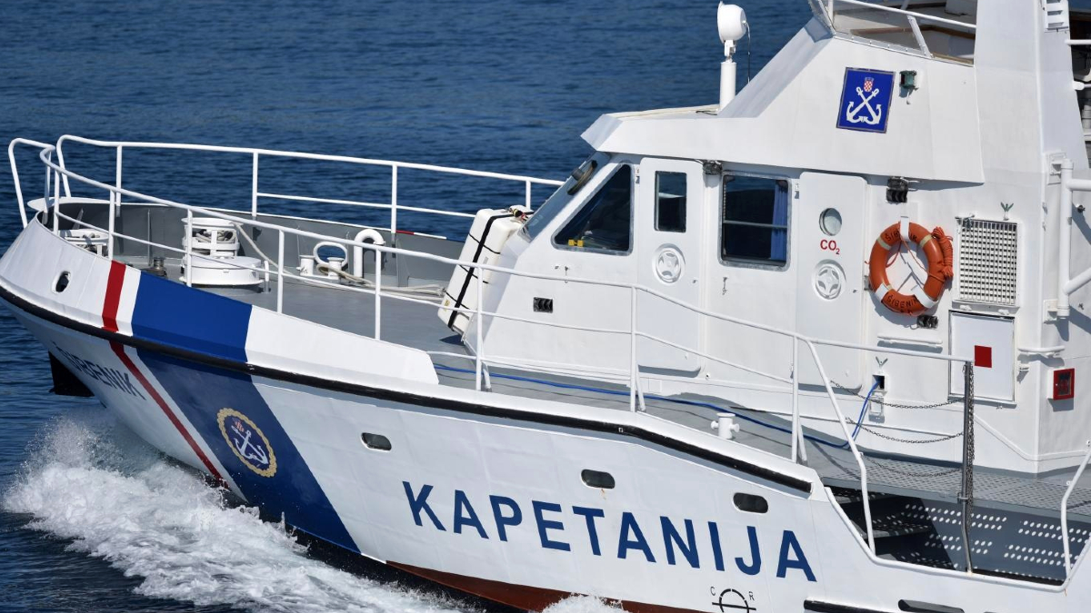 Nijemac pao s jedrilice između Visa i Šolte, umro nakon što ga je zahvatio propeler