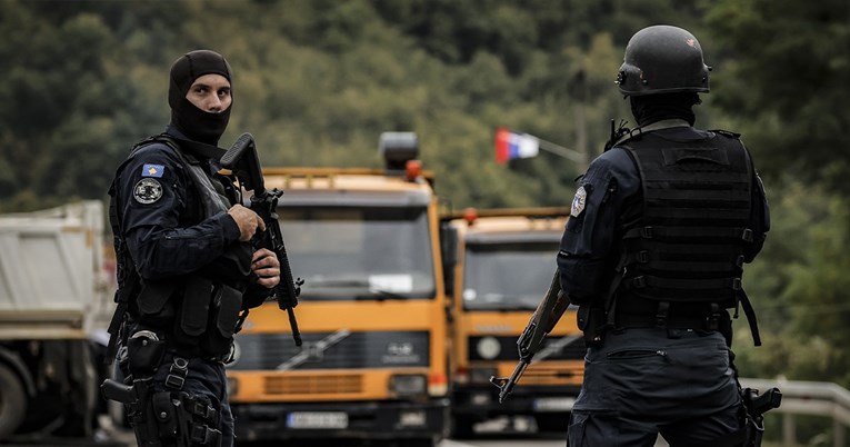 Barikade i duge cijevi na Kosovu, policija premlatila trojicu Srba. Što se događa?