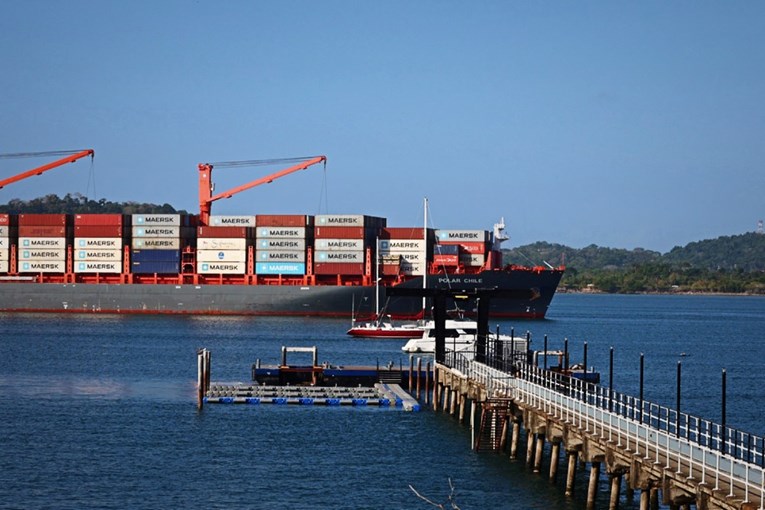 Dok Hormuški tjesnac guši rat, Panamski kanal ubire plodove