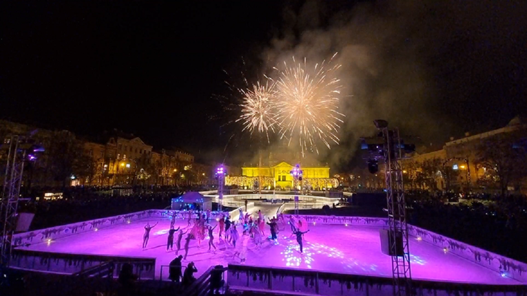 VIDEO Pogledajte spektakularni vatromet na otvorenju Ledenog parka na Tomislavcu