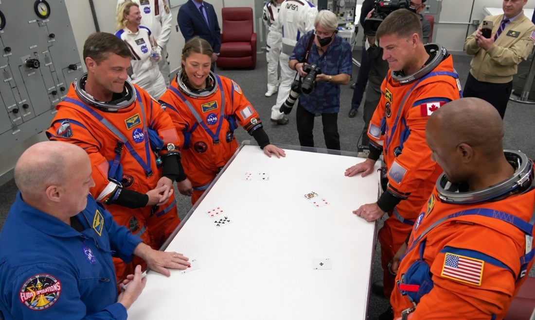 Zašto su astronauti misije Artemis II morali igrati karte prije lansiranja? 🤔