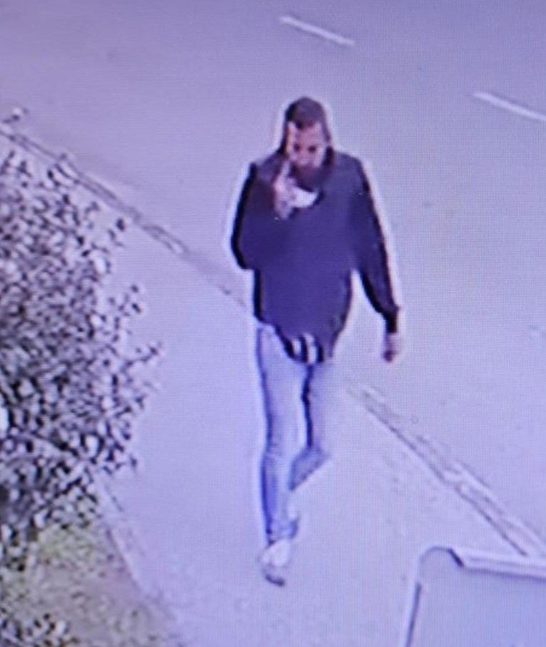 Policija traži ovog muškarca