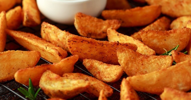 Nutricionistica tvrdi: Uz ovaj sastojak krumpiri će uvijek ispasti savršeno pečeni