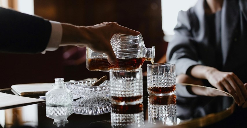 Neurolog otkriva s koliko bismo godina trebali prestati piti alkohol