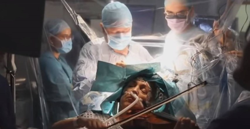 VIDEO Britanka svirala violinu dok su joj operirali tumor na mozgu