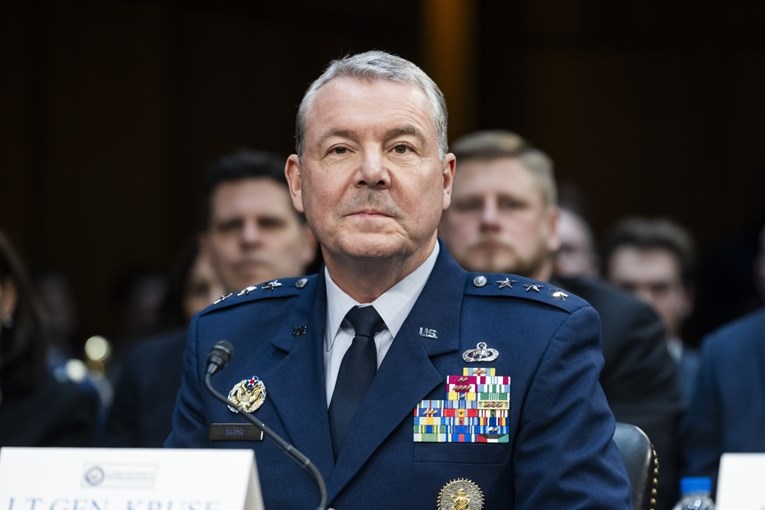 Pentagon smijenio šefa obavještajaca. Njegovo izvješće o Iranu se ne sviđa Trumpu