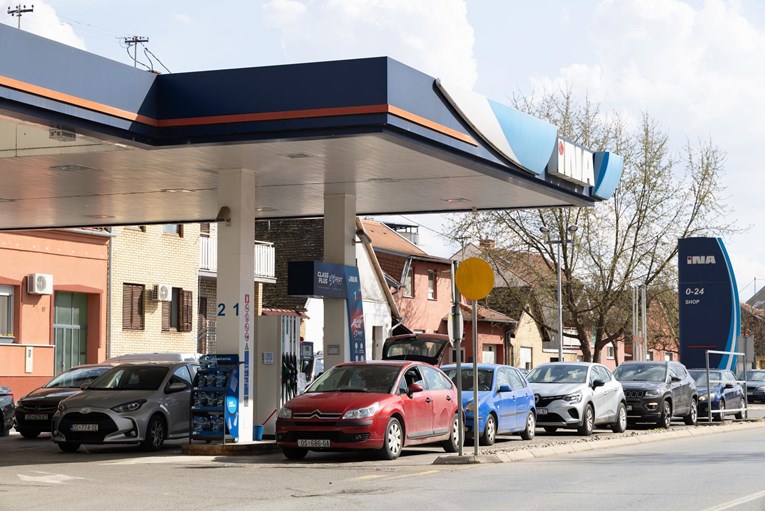 Ćorić: Možemo još smanjiti trošarine na gorivo ako cijene nastave rasti