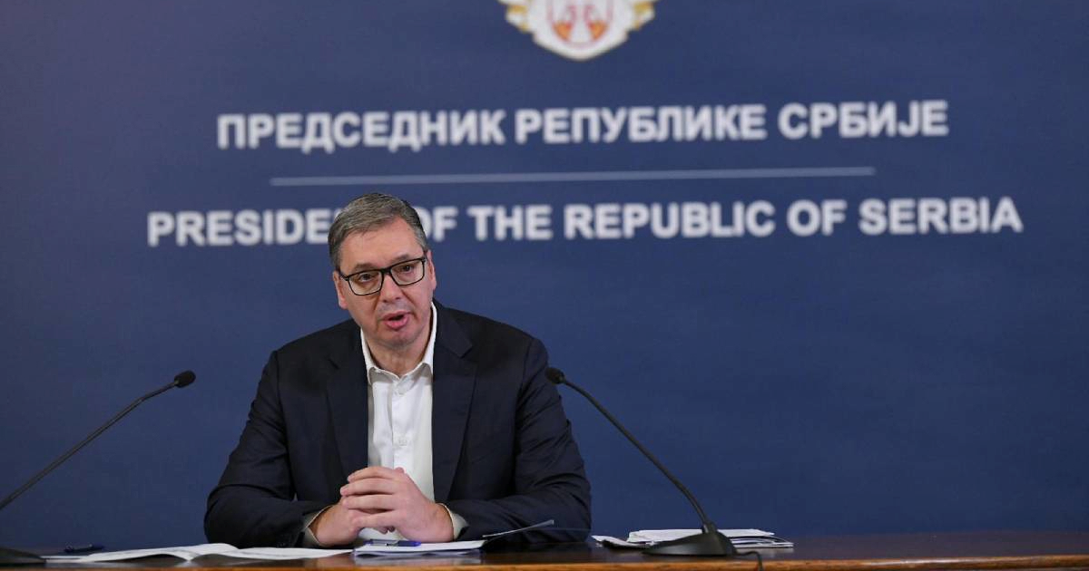 Vučić mora moliti svoje obožavatelje da ne vrijeđaju ženu kojoj je poginuo sin