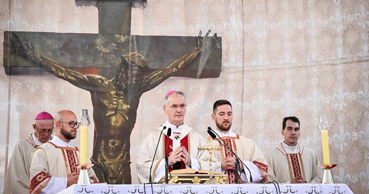 Kutleša: Na Sve svete ne okupljamo se oko hladnih grobova, nego oko svjetla nade