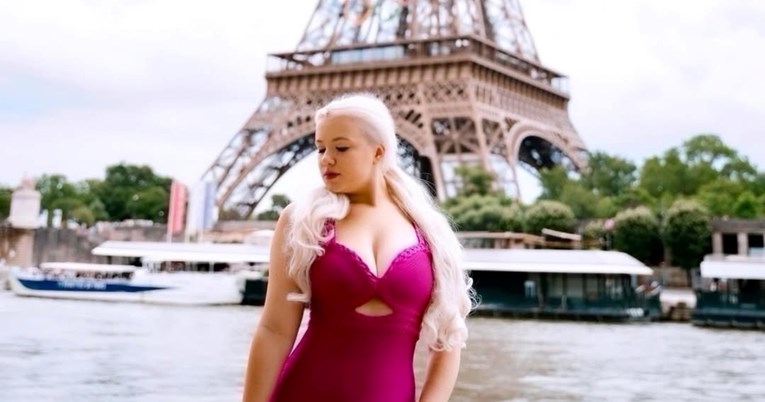 Upoznajte mlađu sestru Grete Thunberg. Pjeva i fotka se u 18+ pozama