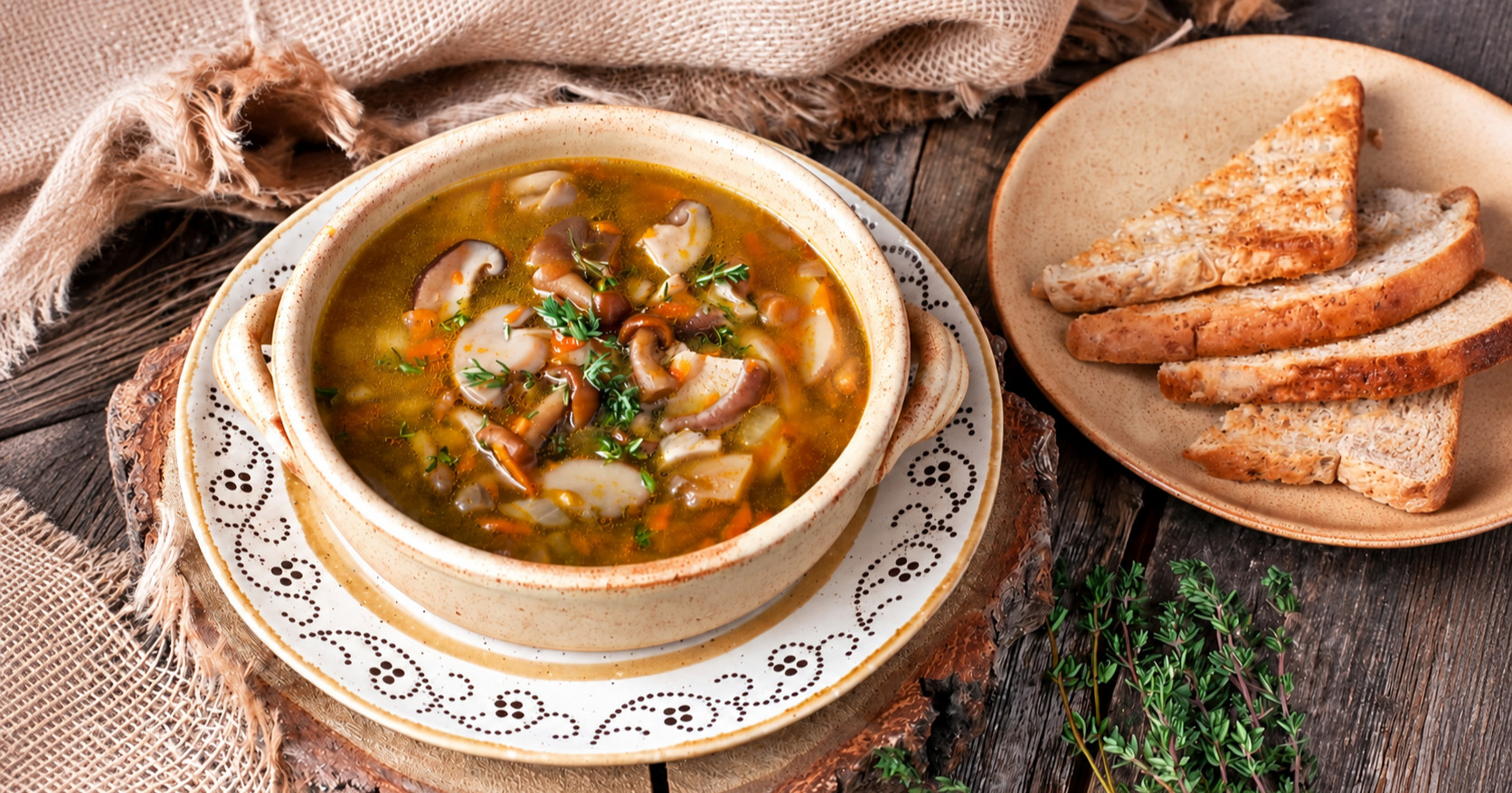 Recept za domaću zagorsku juhu s vrganjima, idealna za hladne jesenske dane