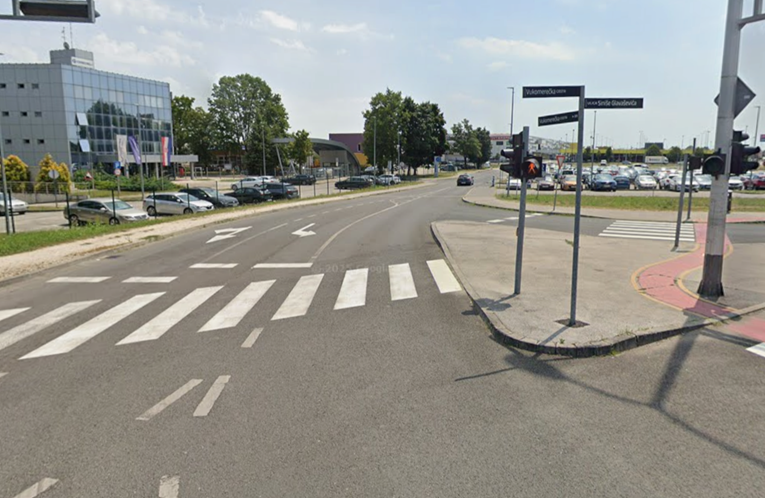 Mercedes planuo u vožnji u zagrebačkoj Dubravi