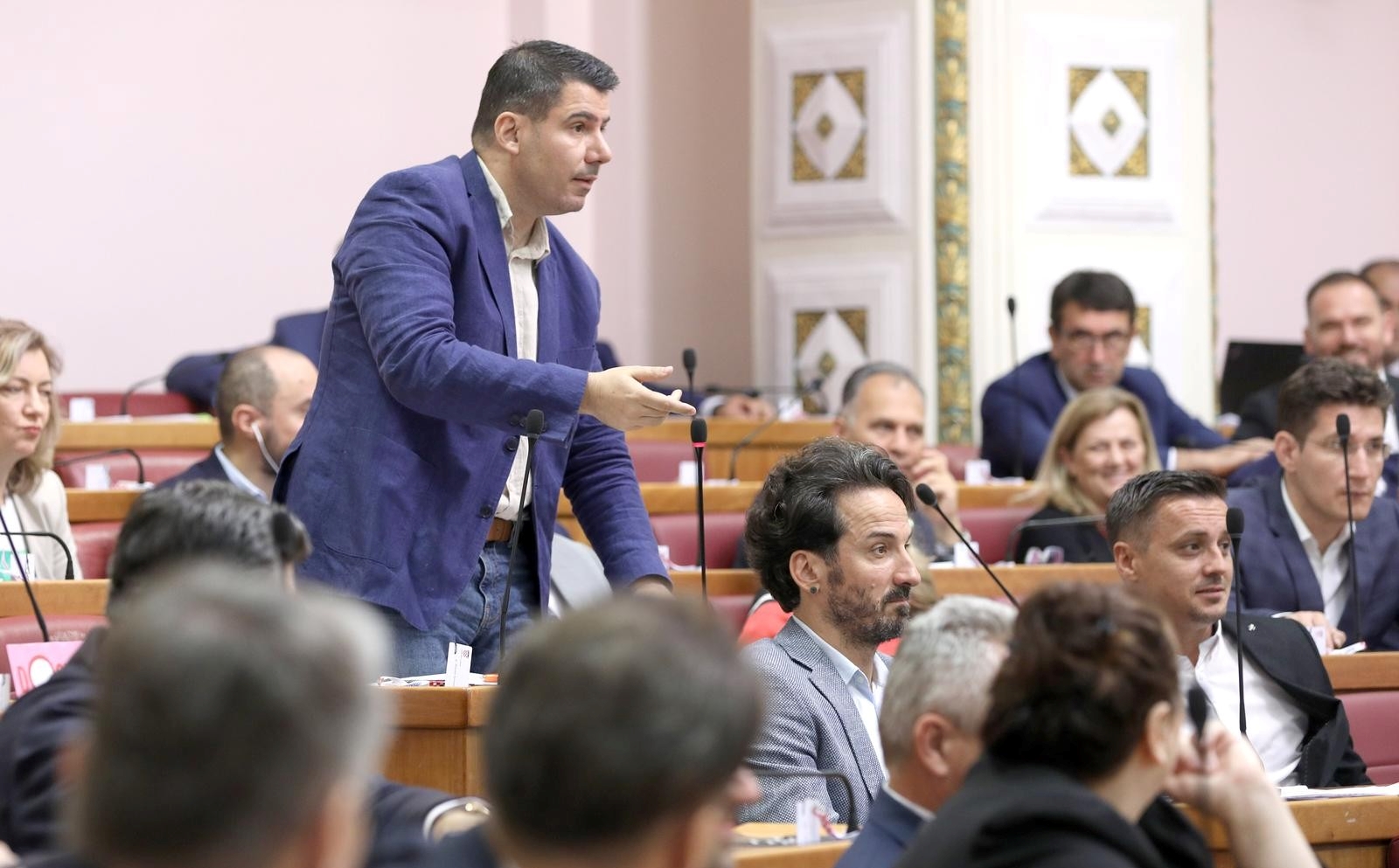 VIDEO Grmoja krivo stisnuo i glasao protiv opoziva Beroša, Njonjo ga sprdao