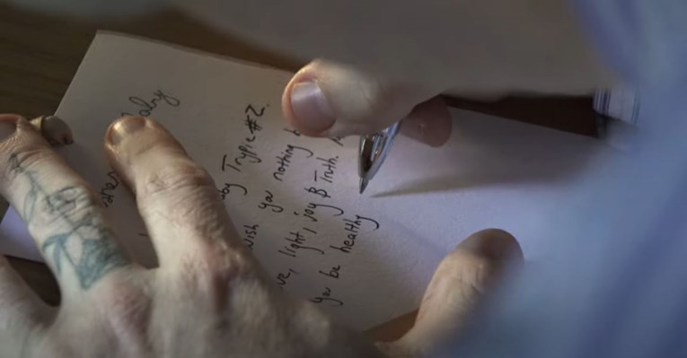 Ovaj video je za dva sata na YouTubeu pregledan više od milijun puta