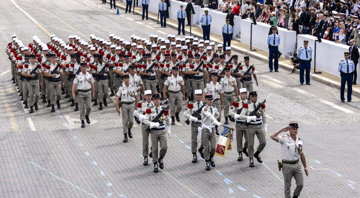 Francuska uvodi dobrovoljni vojni rok. Naknada za ročnike manja nego u Hrvatskoj