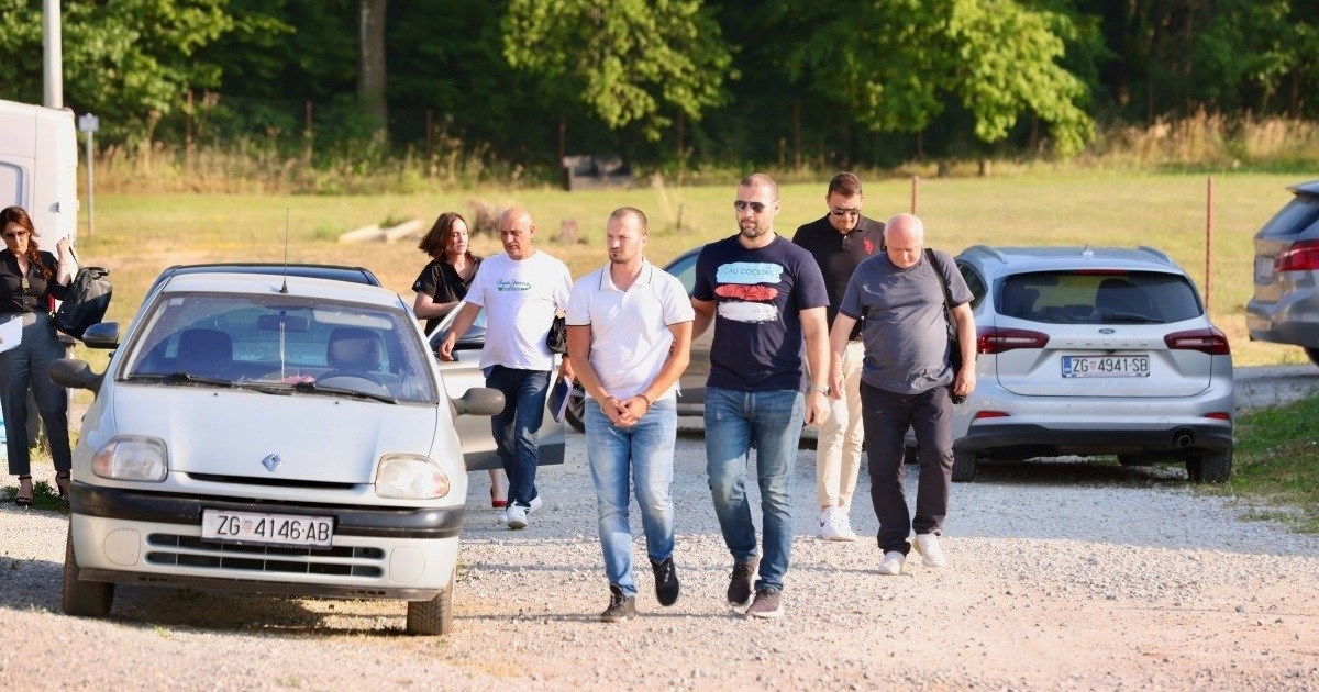 VIDEO I FOTO Bivši muž ubijene Andreje u lisicama doveden na pretres kuće
