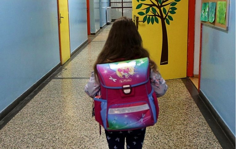Vlada promijenila pravila za prelazak u viši razred u školama