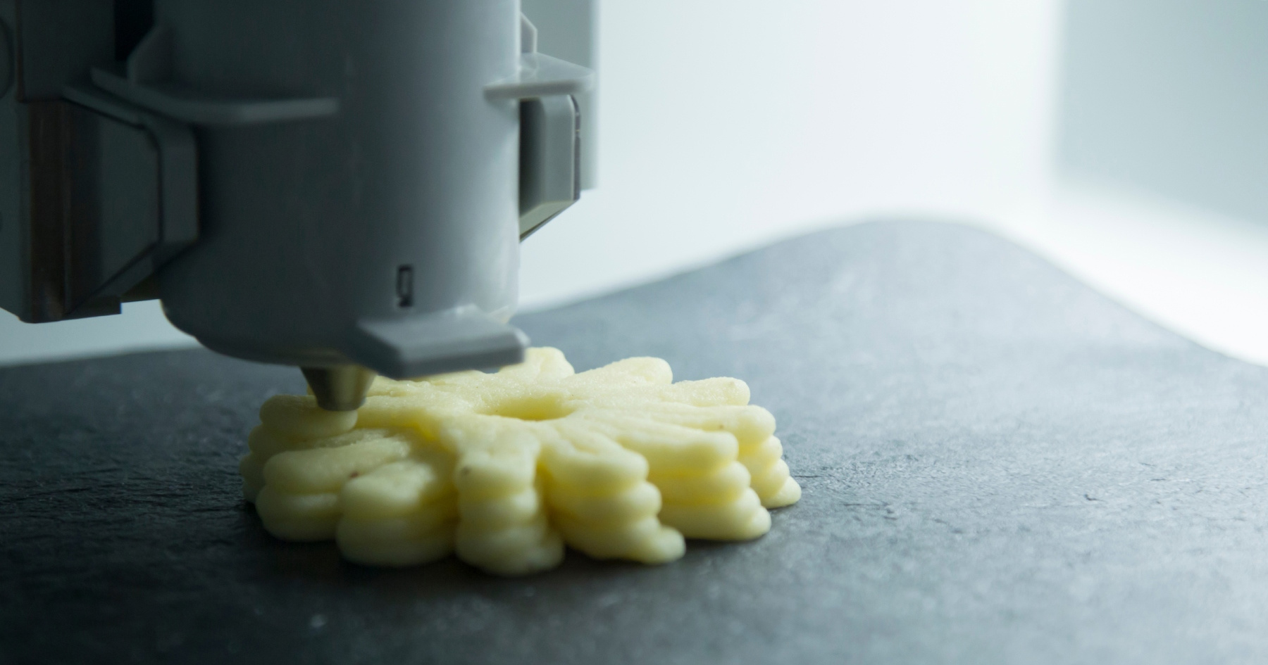 Hranu više nećemo samo kuhati: 3D pisači već printaju čokoladu, sir i meso