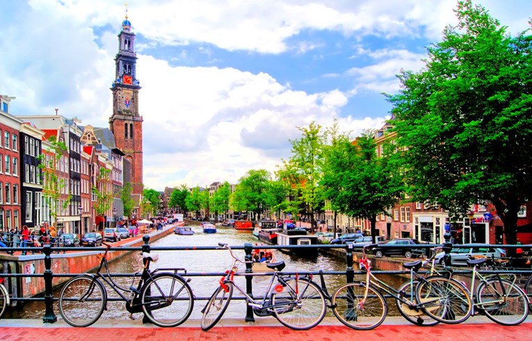Amsterdam uvodi brutalno visoku boravišnu pristojbu