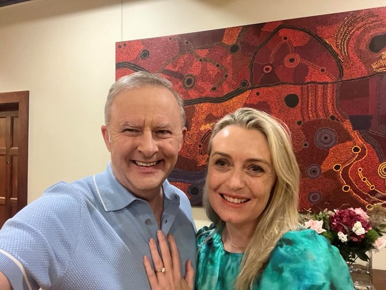 Australski premijer na Valentinovo zaprosio curu