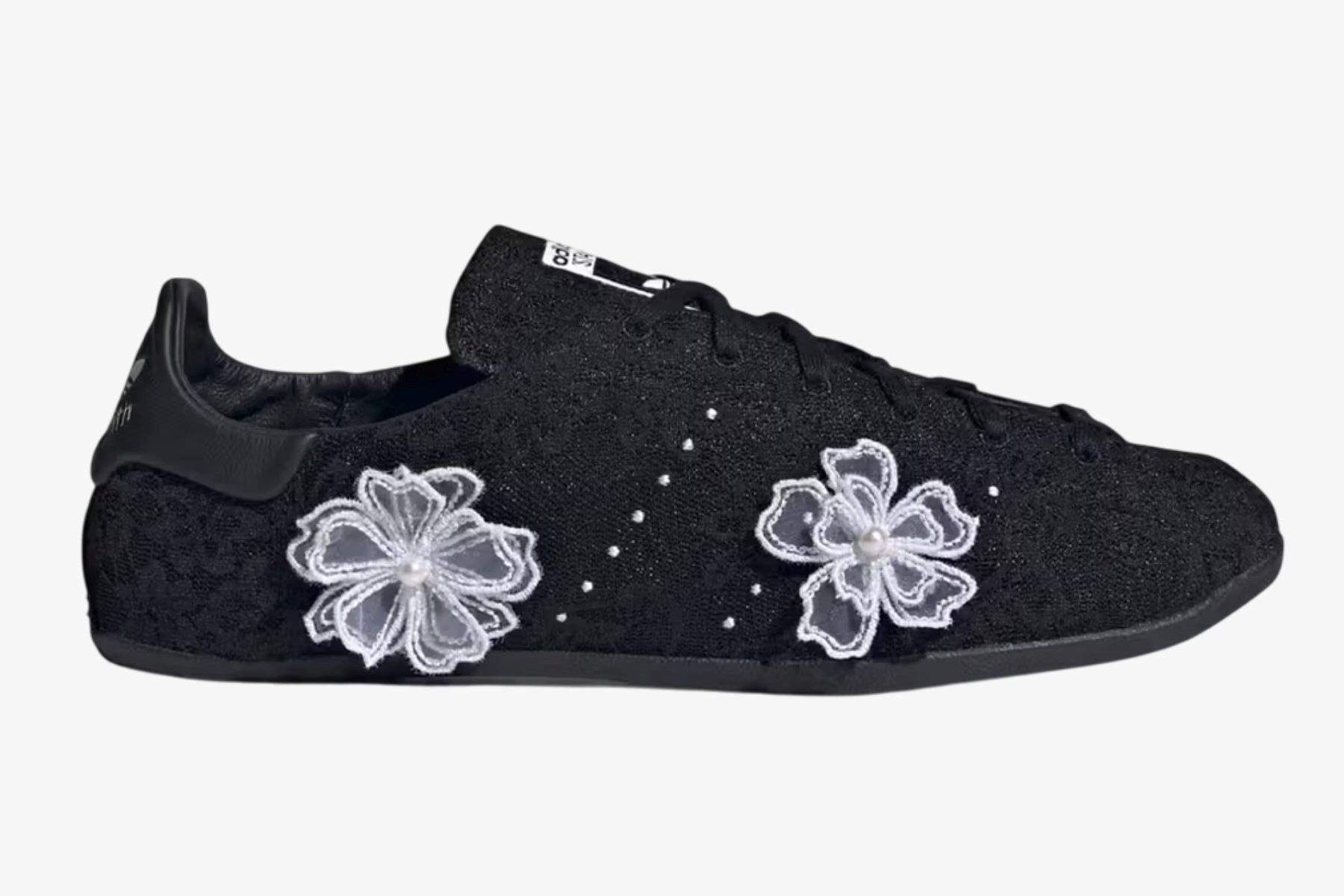 adidas predstavio tenisice od čipke