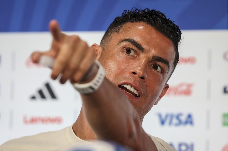 Cristiano Ronaldo stvorio napetu atmosferu na presici. Pogledajte što se dogodilo