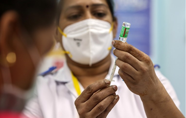 Indija susjednim zemljama počela besplatno isporučivati cjepivo protiv korone