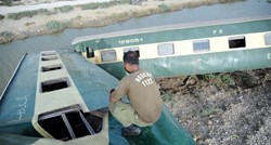 U Pakistanu vlak iskočio iz tračnica, najmanje 30 poginulih