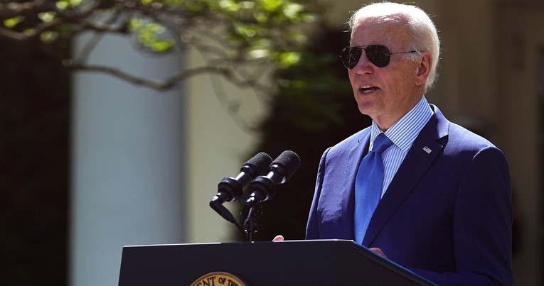 Biden bi danas trebao objaviti kandidaturu za novi mandat, većina misli da je prestar