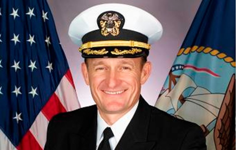 Smijenjeni kapetan američke ratne mornarice ima koronavirus