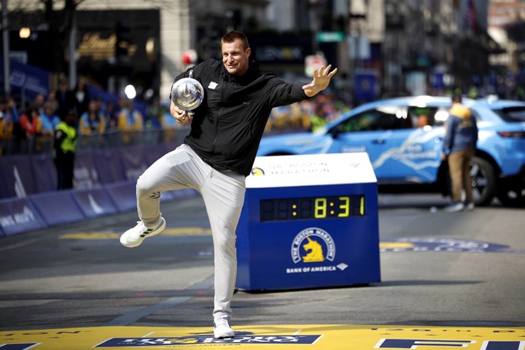 Bivši NFL igrač zaboravio da je 2014. kupio dionicu Applea. Evo koliko danas vrijedi