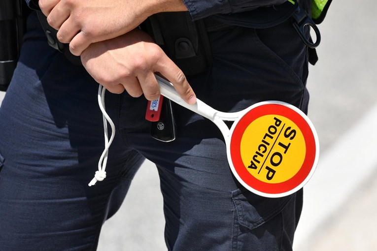 Bez položenog vozačkog vozio ilegalni teret, odmah poslan u zatvor