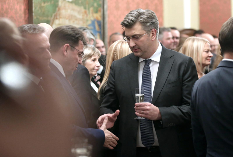 Plenkovićeva novogodišnja čestitka: "Tri su ključna prioriteta u 2026."